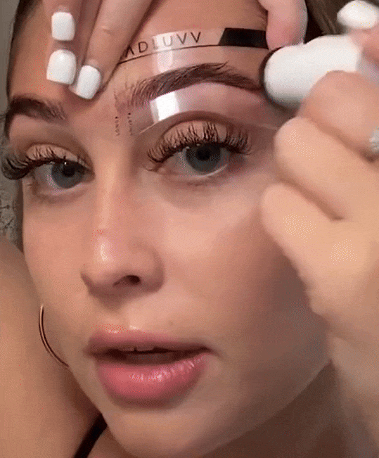 Brow Magic – Kit Sprâncene Perfecte în 30 de Secunde | Efect Natural