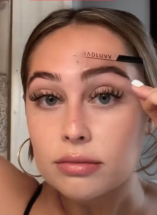 Brow Magic – Kit Sprâncene Perfecte în 30 de Secunde | Efect Natural